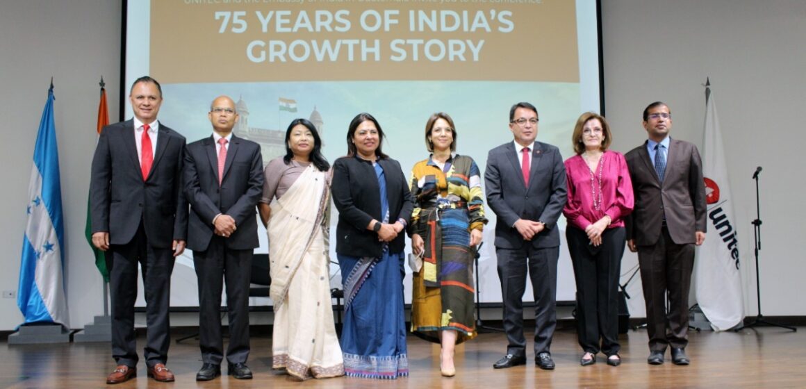 PRESENTAN EN HONDURAS ANÁLISIS DE 75 AÑOS DE DESARROLLO DE LA INDIA