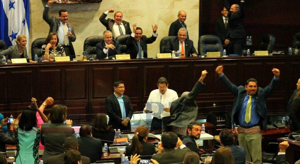 “CACHURECOS” SON CÍNICOS AL PEDIR CONDICIONES EN “ELECCIÓN SUPREMA”: ABOGADO “CACHURECOS” SON CÍNICOS AL PEDIR CONDICIONES EN “ELECCIÓN SUPREMA”: ABOGADO