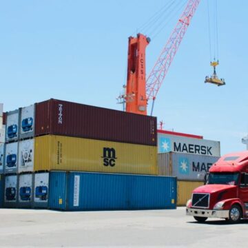 ADUANAS ROMPE RÉCORD DE RECAUDACIÓN EN SUBASTA DE MERCANCÍAS EN ABANDONO