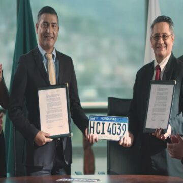 ¡ASÍ DE FÁCIL! PUEDE MODERNIZAR SU PLACA EN INSTITUTO DE PROPIEDAD