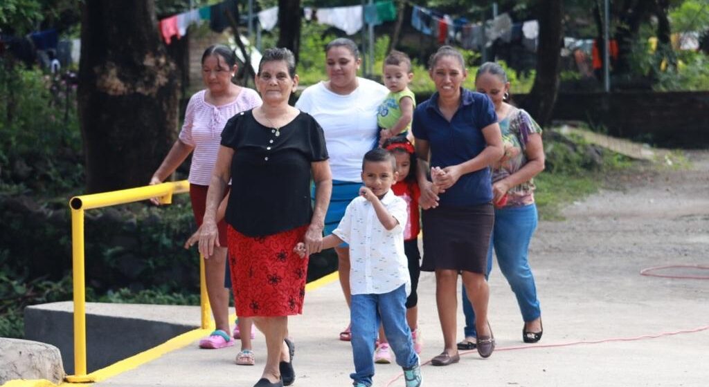 LUFUSSA INAUGURA TRES PROYECTOS EN PAVANA, CHOLUTECA