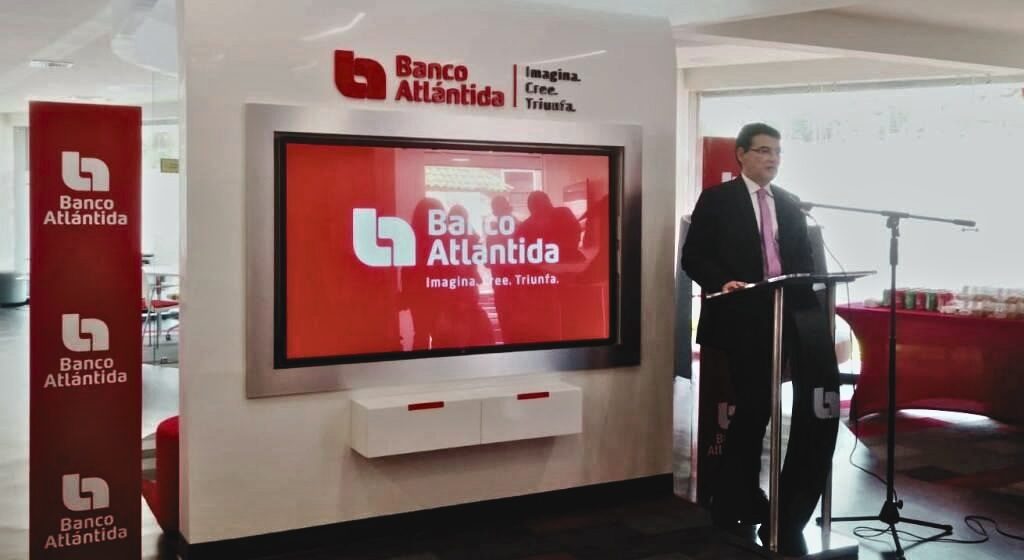 BANCO ATLÁNTIDA REPORTA QUE NUEVO SISTEMA “ESTÁ FLUYENDO”