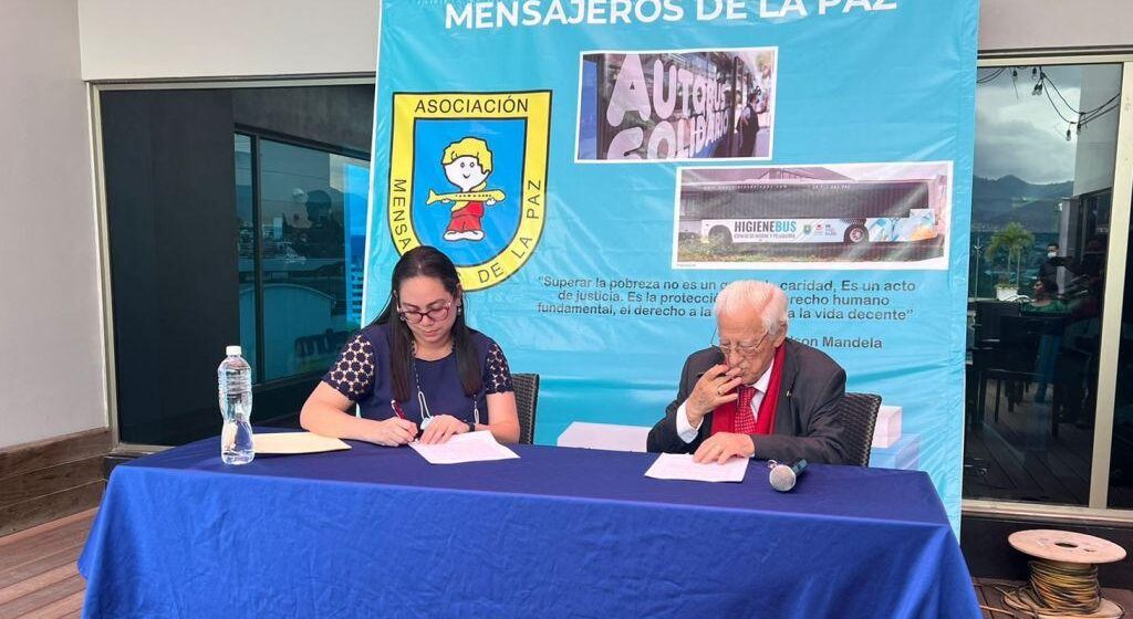 FUNDACIÓN NASSER Y MENSAJEROS DE PAZ SELLAN ACUERDO EN EDUCACIÓN