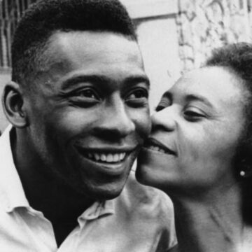 LA MADRE DE PELÉ, DE 100 AÑOS, AÚN NO SABE QUE «O REI» MURIÓ