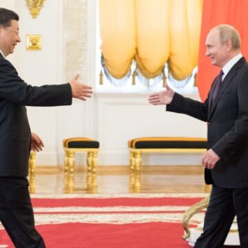 CHINA SE SIENTA CON RUSIA EN MOSCÚ Y DIALOGA CON HONDURAS EN PANAMÁ
