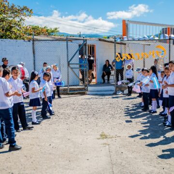 ALIANZA POR LA EDUCACIÓN DIO APERTURA A NUEVA ESCUELA QUE BENEFICIARÁ A 200 NIÑOS ALIANZA POR LA EDUCACIÓN DIO APERTURA A NUEVA ESCUELA QUE BENEFICIARÁ A 200 NIÑOS