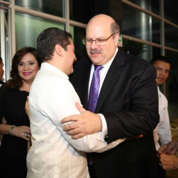 CRUZ DE NAVAJAS, TRES JUICIOS, NEW YORK, ANA Y MEDIOS TRADICIONALES, O EL PRESIDENTE BLANCO