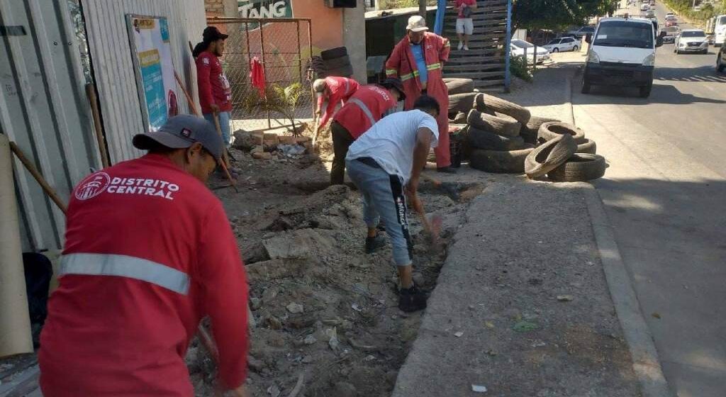 FUNCIONARIOS MUNICIPALES ATENDERÁN A CAPITALINOS EN “SEMANA SANTA”