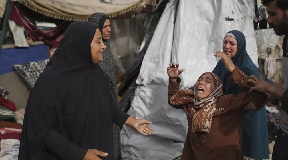 DECENAS DE MUERTOS Y HERIDOS POR ATAQUE ISRAELÍ CONTRA TIENDAS DE CAMPAÑA PARA REFUGIADOS EN RAFAH