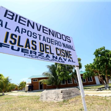 OPERACIONES DE LA CIA EN EL CISNE DETRÁS DE CAMPAÑA CONTRA CONSTRUCCIÓN DE CÁRCEL