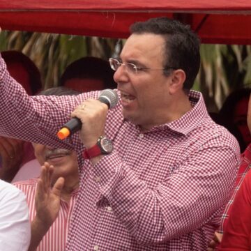 “CABALLERO LIBERAL” REGRESA, LUIS ZELAYA OFICIALIZA ASPIRACIÓN PRESIDENCIAL