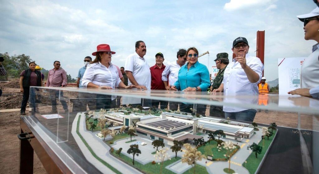 ¡EN MARCHA! GOBIERNO FINALIZARÁ TRES HOSPITALES EN 2025