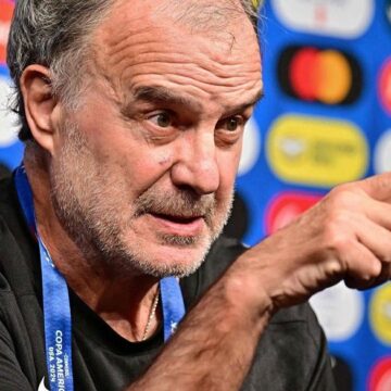 BIELSA CONTRA EL MUNDO: “ESTADOS UNIDOS CREÓ EL “FIFAGATE” PARA SUS INTERESES”