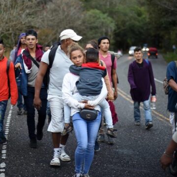 DISMINUYE PASO DE MIGRANTES POR HONDURAS MIENTRAS EE.UU. Y PANAMÁ ENDURECEN MEDIDAS