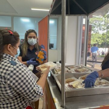 LOTO FORTALECE COMPROMISO SOCIAL Y ENTREGA DESAYUNOS EN DISTRITO DE SALUD DE COFRADÍA