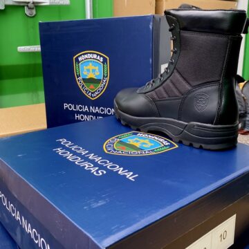 ¡INCREÍBLE! DESPUÉS DE SEIS AÑOS POLICÍA RECIBE NUEVA ‘MUDADA’ DE UNIFORMES