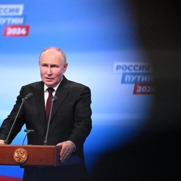 MOSCÚ DENUNCIA «FLAGRANTE VIOLACIÓN» DE LA LIBERTAD POR DETENCIÓN DE PERIODISTAS RUSOS EN EE.UU.