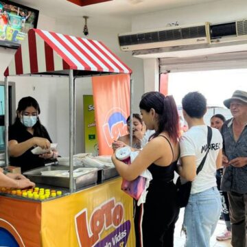 LOTO COMPARTE ALEGRÍA EN TERCERA AVENIDA DE SAN PEDRO SULA