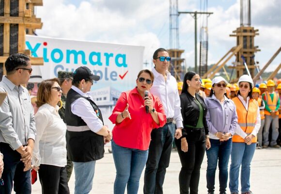 PUEBLO HACE OBRAS CON IMPUESTOS, ¡RICOS NO APORTAN NADA! CRÍTICA PRESIDENTA CASTRO