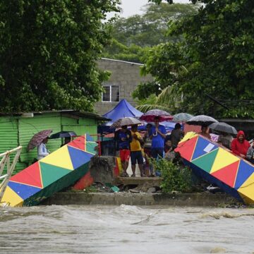 VIENEN MÁS LLUVIAS PELIGROSAS Y ALERTA ROJA PARA SEIS DEPARTAMENTOS