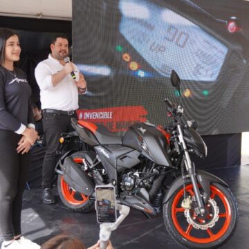 MOTOMUNDO Y TVS MOTOR PRESENTAN LAS NUEVAS “TVS APACHE 160” CARBURADAS