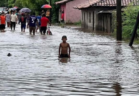 ¡ALERTA ALTA! TORMENTA REGISTRA DOS MUERTES Y HA IMPACTADO EN MÁS DE 100,000 HONDUREÑOS