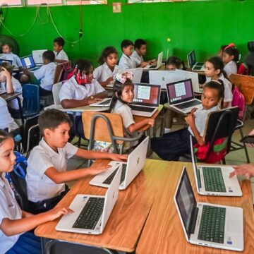 ¡EXCLUSIVA! GOBIERNO HONDUREÑO CONSTRUYE SISTEMA EDUCATIVO MODERNO