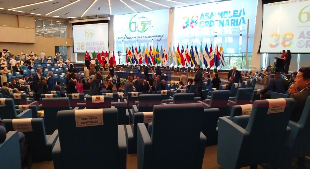 ESPECIAL / EL LIBERTADOR PRESENTE EN 60.° ANIVERSARIO DEL PARLAMENTO DE AMÉRICA LATINA