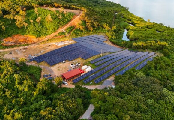 ¡HISTÓRICO! ISLA HONDUREÑA ESTRENA MODERNO SERVICIO ELÉCTRICO