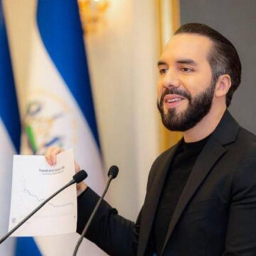 BUKELE IRONIZA FALSA PROMOCIÓN AL DESARROLLO CON “PERIODISMO USAID” BUKELE IRONIZA FALSA PROMOCIÓN AL DESARROLLO CON “PERIODISMO USAID”