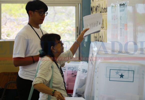 ¡1,500 MILLONES BOTADOS! HONDUREÑOS NO PUEDEN SEGUIR PAGANDO INTERNAS DE PARTIDOS