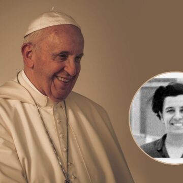 LA MUJER QUE MARCÓ AL PAPA FRANCISCO Y TERMINÓ EN UN «VUELO DE LA MUERTE»