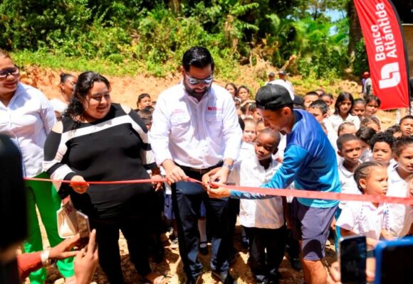 BANCO ATLÁNTIDA APOYA CONSTRUCCIÓN DE ESCUELA “CARLOS HARTLING”
