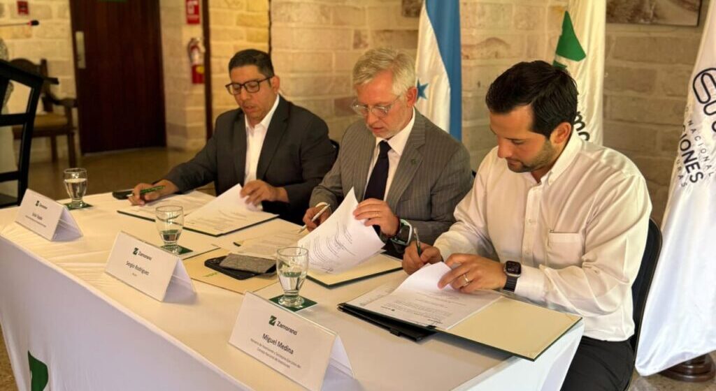 CONSEJO DE INVERSIONES IMPULSA DESARROLLO AGROINDUSTRIAL CON “EL ZAMORANO” CONSEJO DE INVERSIONES IMPULSA DESARROLLO AGROINDUSTRIAL CON “EL ZAMORANO”