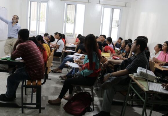 UN MILLÓN DE JÓVENES HONDUREÑOS BENEFICIADOS CON NUEVA EDUCACIÓN VIRTUAL