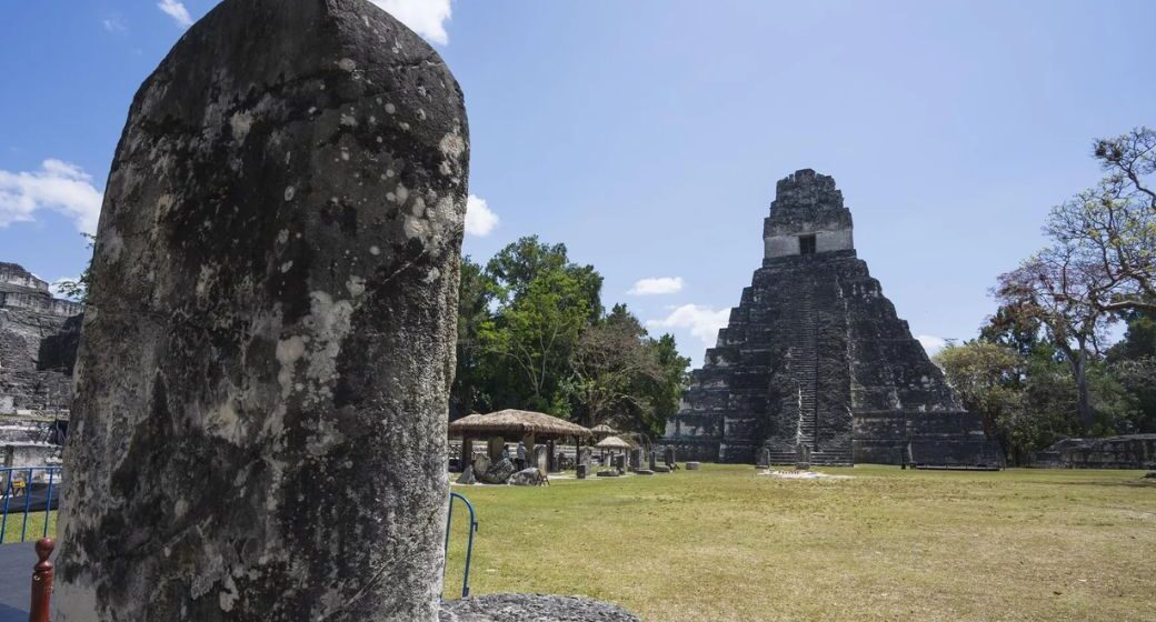 ARQUEÓLOGOS DESCUBREN CIUDAD MAYA DE 3.000 AÑOS DE ANTIGÜEDAD AL NORESTE DE GUATEMALA