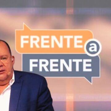 FRENTE A FRENTE, LA SECRETARÍA DE LAS CRISIS O LA SOCIEDAD DEL ESPECTÁCULO
