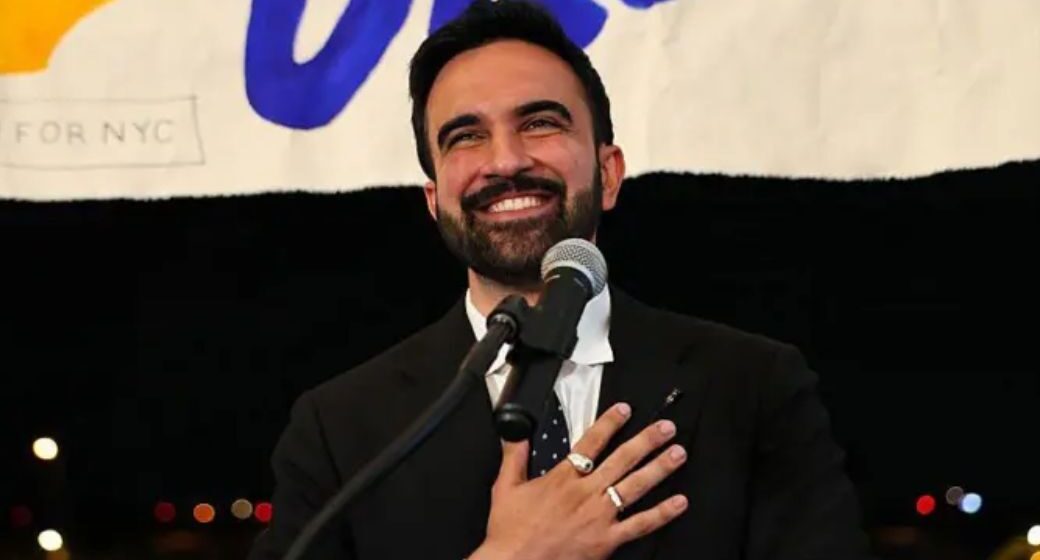 PROMETIÓ ARRESTAR A NETANYAHU Y POLÍTICAS SOCIALES, MUSULMÁN LIDERA COMICIOS EN NUEVA YORK PROMETIÓ ARRESTAR A NETANYAHU Y POLÍTICAS SOCIALES, MUSULMÁN LIDERA COMICIOS EN NUEVA YORK