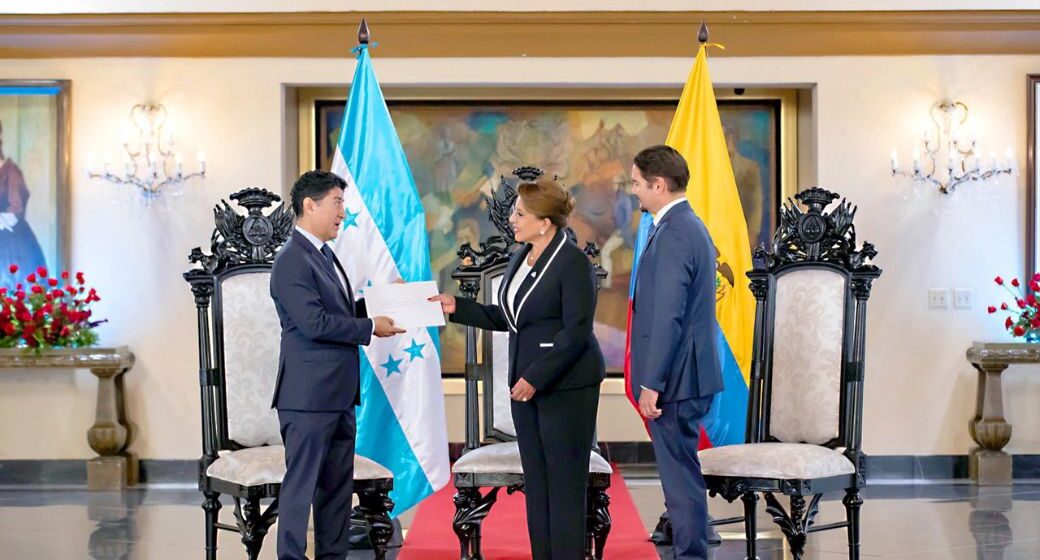 HONDURAS RECIBE A REPRESENTANTES DIPLOMÁTICOS DE ECUADOR, NICARAGUA, PAÍSES BAJOS Y GRECIA