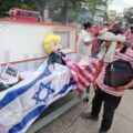 “¡TRUMP, TERRORISTA Y SIONISTA!”: HONDUREÑOS PROTESTAN CONTRA PERSECUCIÓN DE MIGRANTES EN EEUU