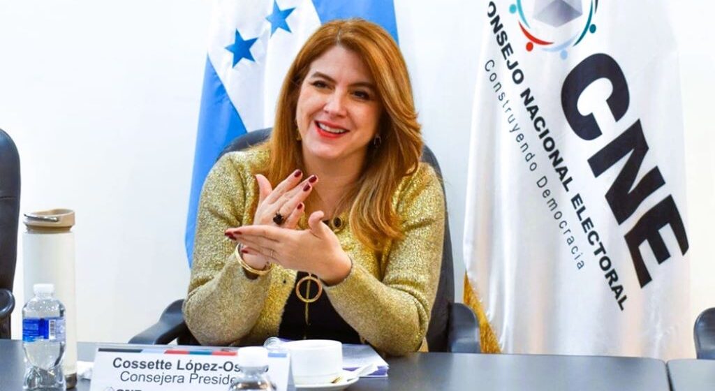 POSTURA DE HALL DEJA A COSSETTE ENTRE EL CRIMEN O CONSENSO