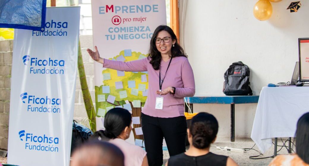 ¡POSITIVO! FUNDACIÓN FICOHSA Y PRO MUJER FORTALECEN COMUNIDADES CON EMPRENDIMIENTO FAMILIAS Y EDUCACIÓN