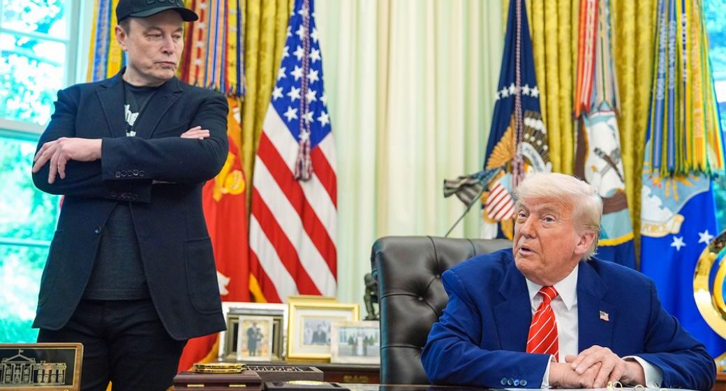 “TENDREMOS QUE ECHARLE UN VISTAZO»: TRUMP SOBRE DEPORTAR A ELON MUSK “TENDREMOS QUE ECHARLE UN VISTAZO»: TRUMP SOBRE DEPORTAR A ELON MUSK