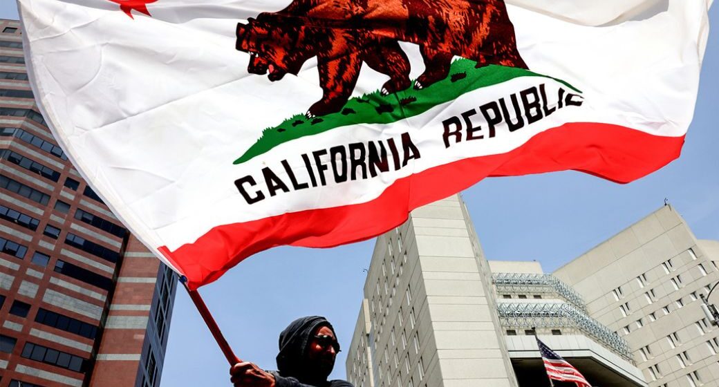 CALIFORNIA DESEA CONVERTIRSE EN PAÍS LIBRE; 44% DE POBLACIÓN QUIERE INDEPENDIZARSE DE EE.UU. CALIFORNIA DESEA CONVERTIRSE EN PAÍS LIBRE; 44% DE POBLACIÓN QUIERE INDEPENDIZARSE DE EE.UU.