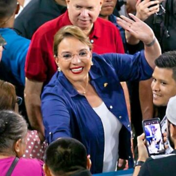 “EL VERDADERO DESARROLLO VIENE DESDE ABAJO, CON SALUD Y EDUCACIÓN”: PRESIDENTA CASTRO