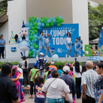 SULA CELEBRA 65 AÑOS NUTRIENDO A HONDUREÑOS
