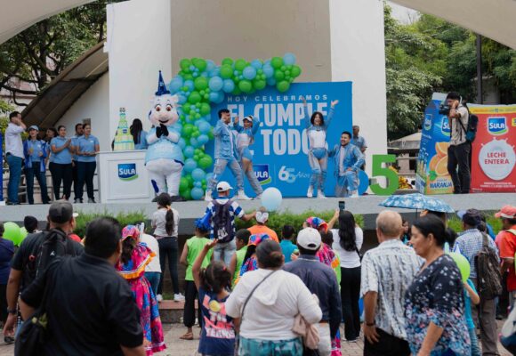 SULA CELEBRA 65 AÑOS NUTRIENDO A HONDUREÑOS