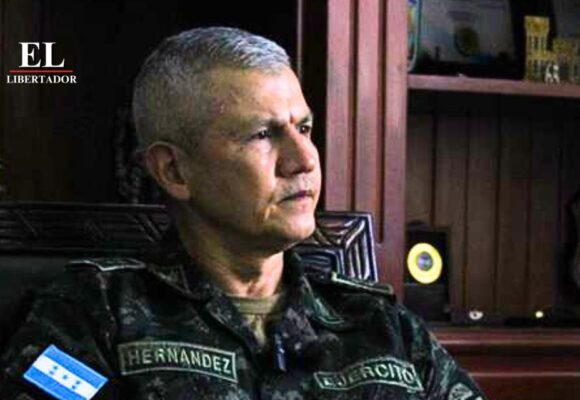 “NO HAY TEMOR”: GENERAL HERNÁNDEZ ACLARA INVITACIÓN MILITAR A EE.UU.