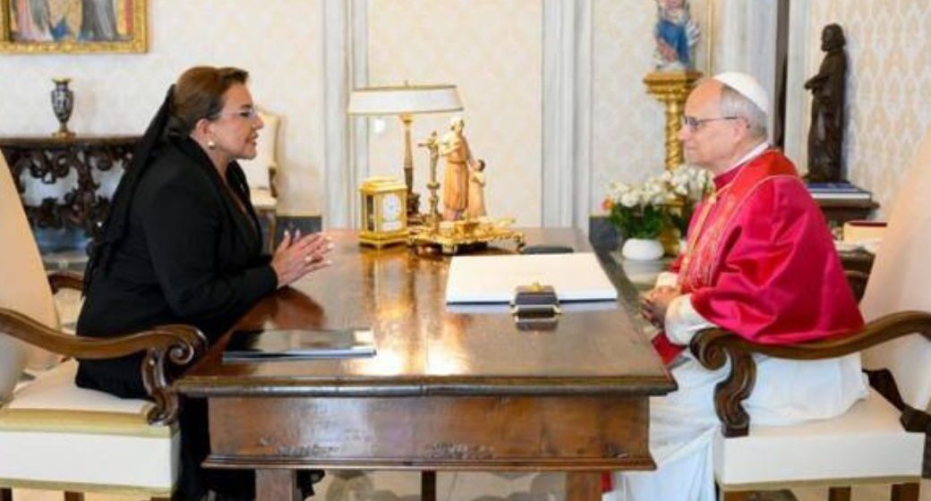 GALERÍA | XIOMARA Y EL PAPA, EN DIÁLOGO POR LA PAZ Y LA JUSTICIA SOCIAL GALERÍA | XIOMARA Y EL PAPA, EN DIÁLOGO POR LA PAZ Y LA JUSTICIA SOCIAL