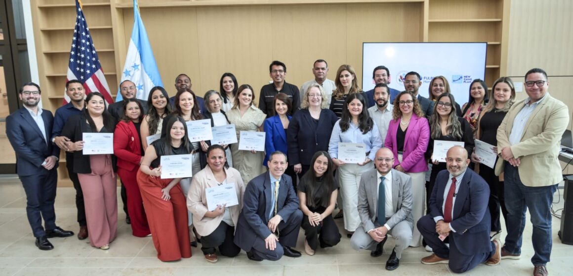 BANRURAL HONDURAS POTENCIA EMPRENDEDORES CON PROGRAMA “NEW GAME PLAN” BANRURAL HONDURAS POTENCIA EMPRENDEDORES CON PROGRAMA “NEW GAME PLAN”